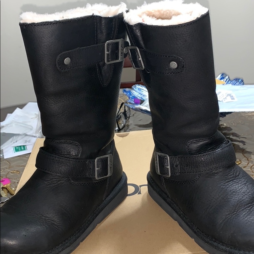 Uggs winter boots W Kensington black size 6